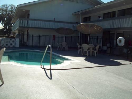 Days Inn by Wyndham Savannah - Abercorn Southside