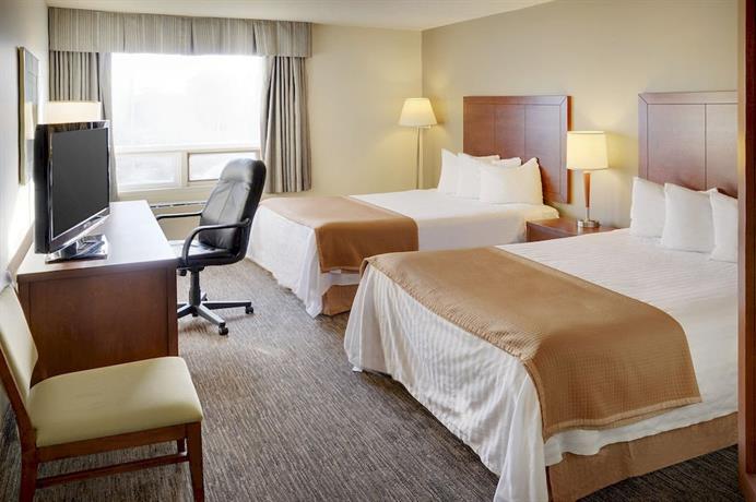 Red Roof Plus+ & Suites Calgary - Airport