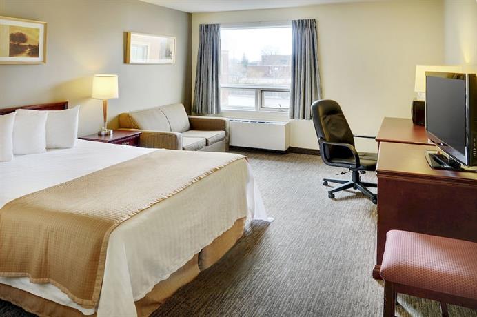 Red Roof Plus+ & Suites Calgary - Airport