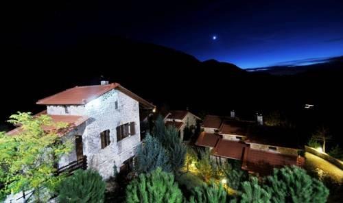 Georgio's V Chalet