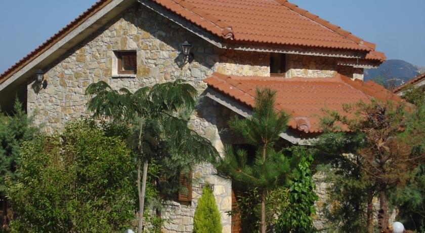 Georgio's V Chalet