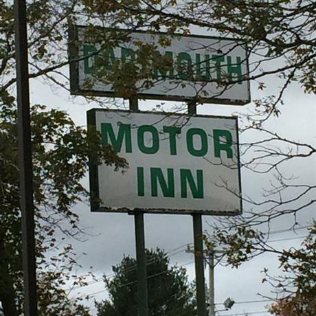 Dartmouth Motor Inn