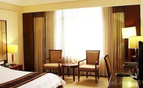 Guangzhou Huadu New Phoenix Hotel