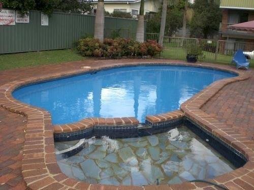 Whiteoaks Motel & Lodges