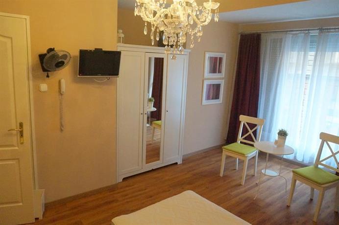 Artoral Rooms and Apartment Budapest