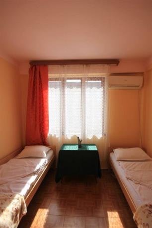 Center Hostel and Tours