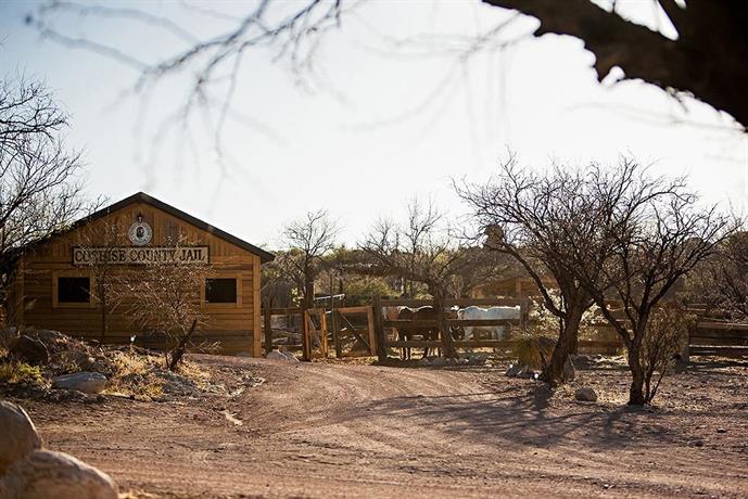 Tombstone Monument Guest Ranch