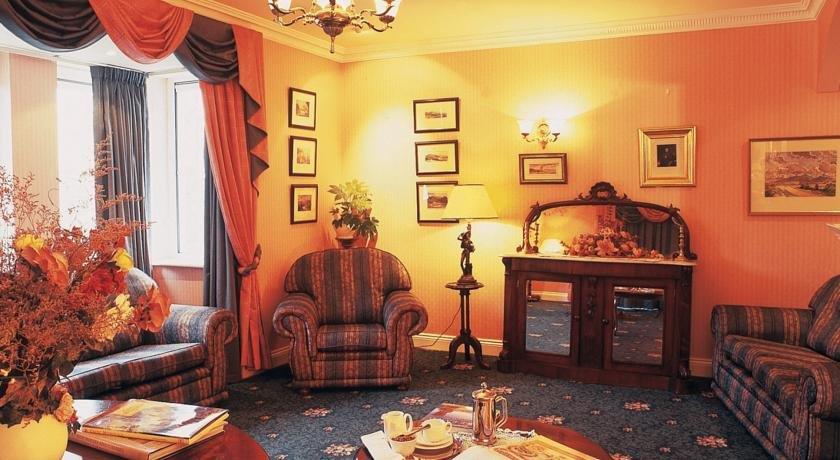 Killarney Lodge
