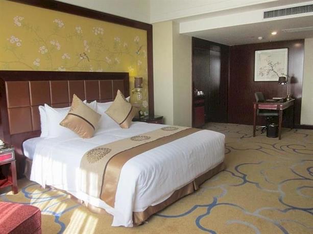 Yichang Golden Ray International Hotel