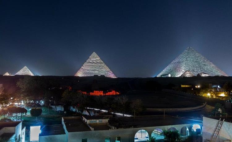 Pyramids View Inn