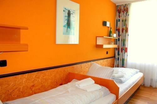 Hotel An Der Therme Haus 1 Bad Sulza Compare Deals