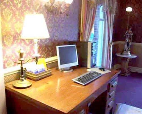 The Pines Inn