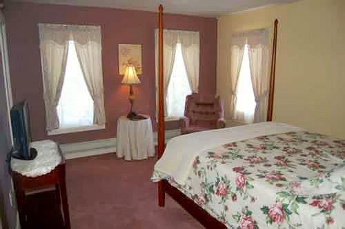 The Pines Inn