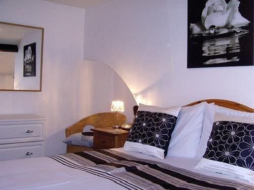 Ellie's Guest House