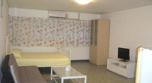 Chan Kim Don Mueang Guest House