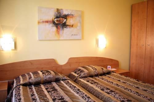 Reverence Hotel