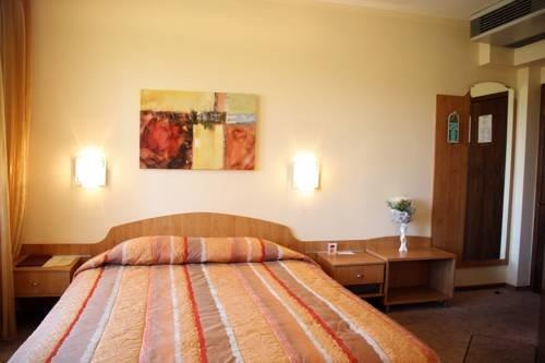 Reverence Hotel