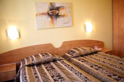 Reverence Hotel