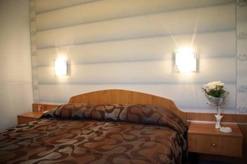 Reverence Hotel