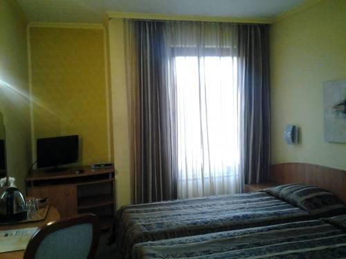 Reverence Hotel