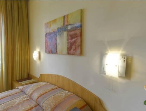Reverence Hotel