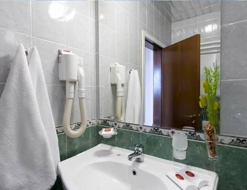 Reverence Hotel