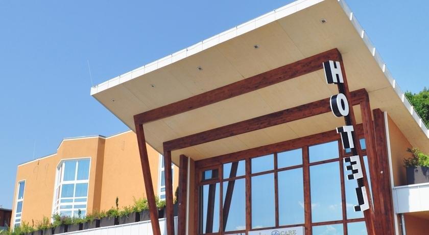 Educare Hotel