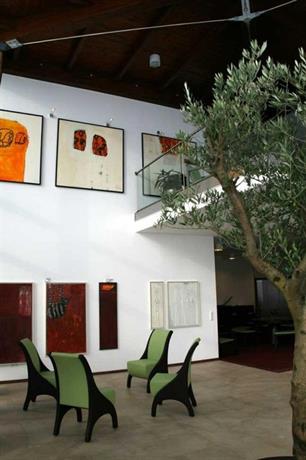 Educare Hotel
