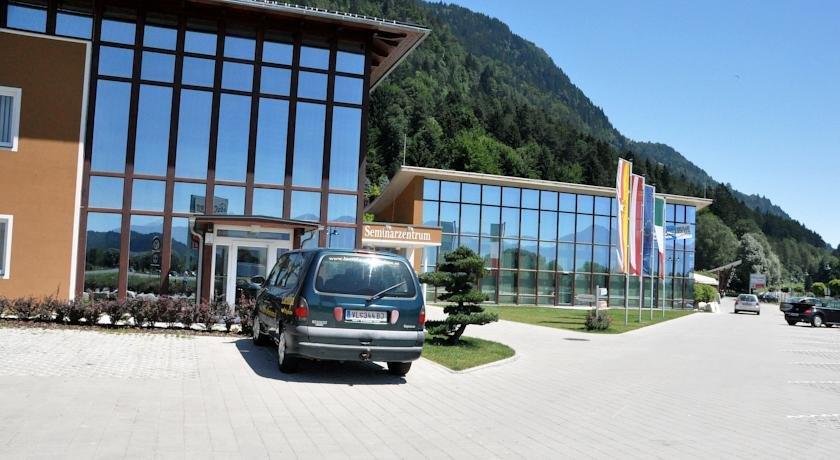 Educare Hotel