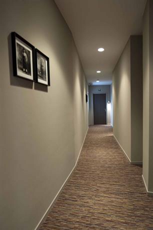 Square Hotel