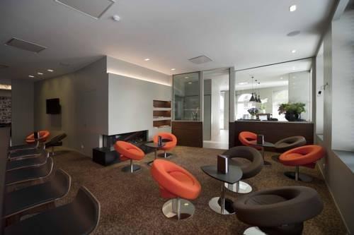 Square Hotel