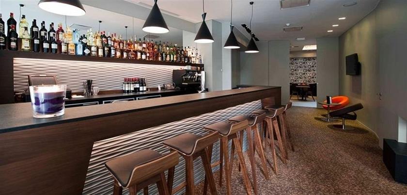 Square Hotel