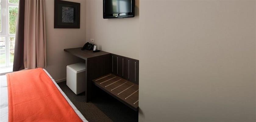 Square Hotel