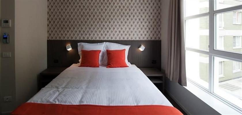 Square Hotel