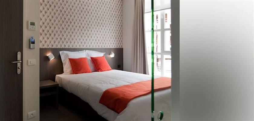 Square Hotel