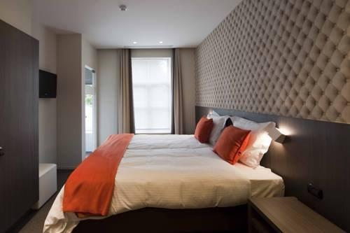 Square Hotel