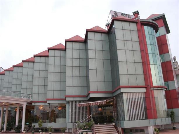 Hotel Padmini Palace Rani Pokhri Jolly Grant Airport India thumbnail