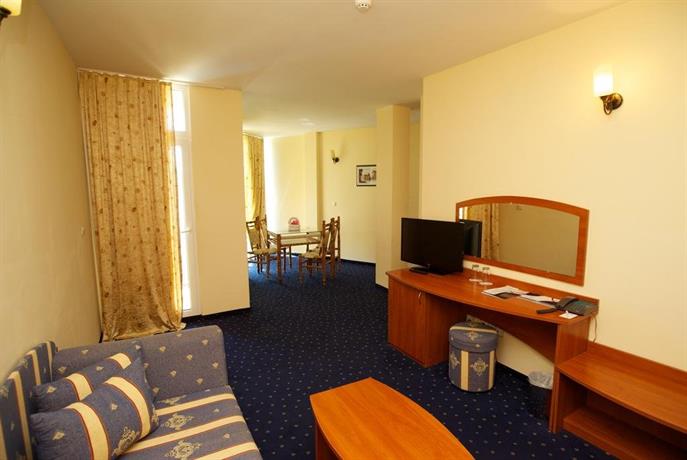 Victoria Palace Beach Hotel