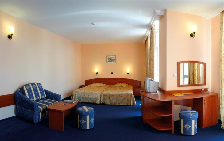 Victoria Palace Beach Hotel