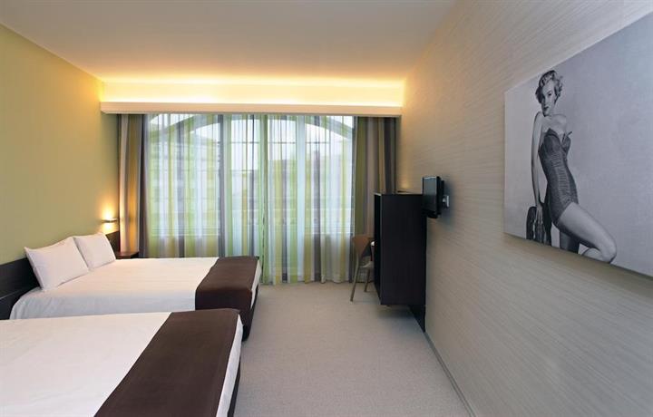 Moov Hotel Porto Centro