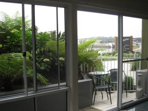 Albacore Apartments