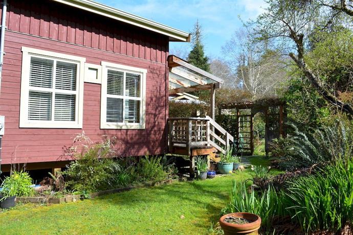 Island Village Properties at South Chesterman's Beach