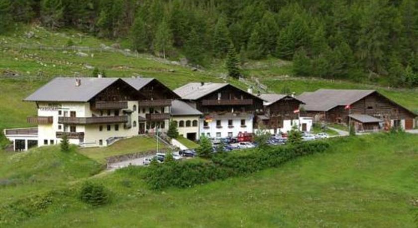 Hotel Gerstgras Ski Resort Val Senales Italy thumbnail