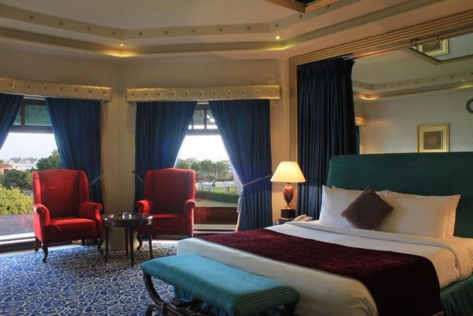 Bahria Grand Hotel & Resort