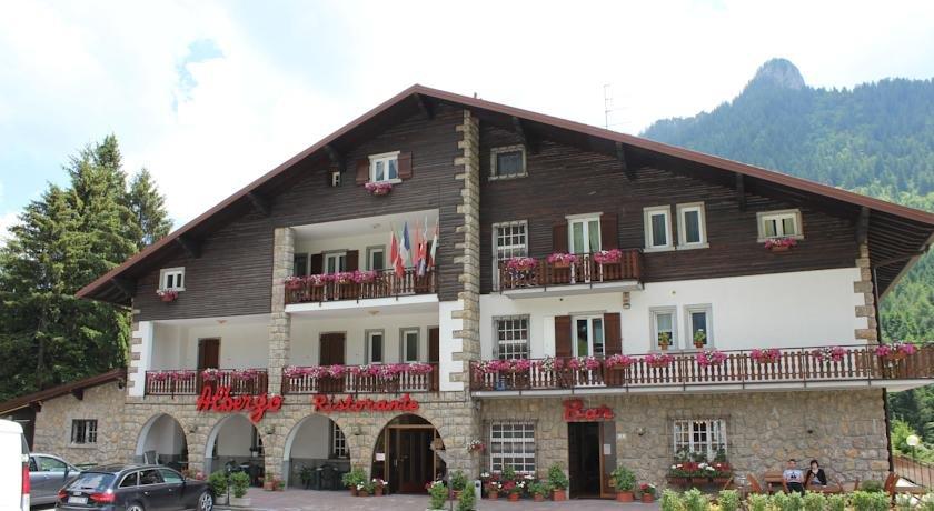 Hotel Des Alpes Castione della Presolana Presolana-Monte Pora Ski Resort Italy thumbnail
