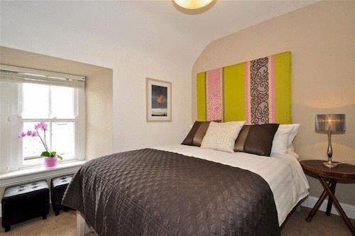 7 Cross Street Boutique Townhouse