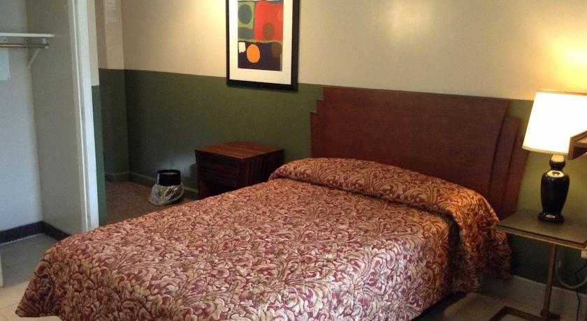 New Sea Breeze Motel