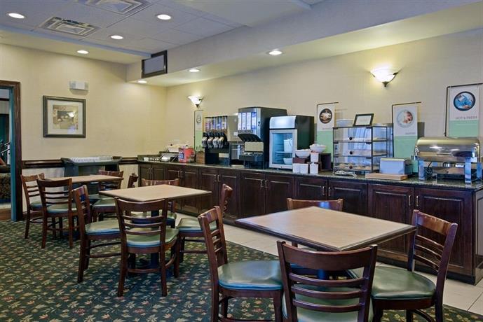 Country Inn & Suites by Radisson Newport News South VA