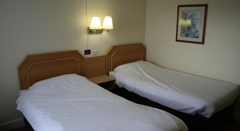 days inn chester east