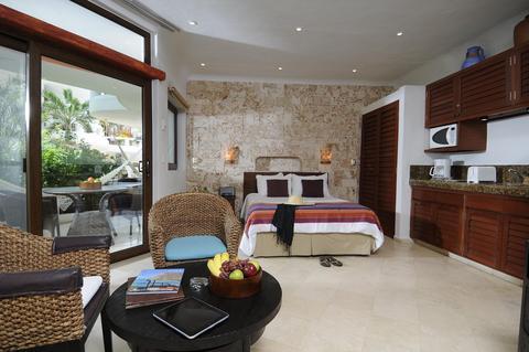 Playa Palms Beach Hotel